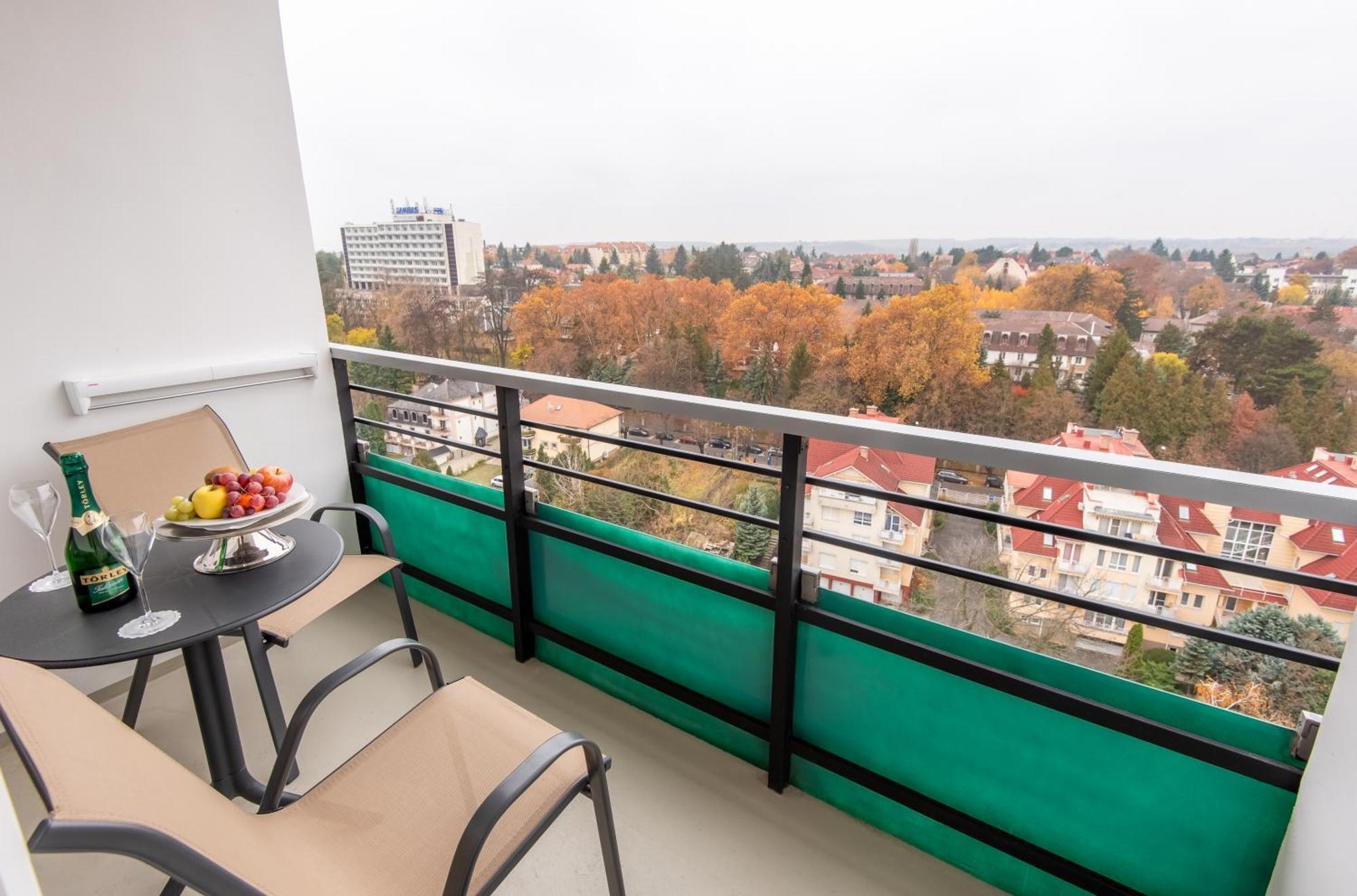 Hunguest Hotel Panorama Heviz Exterior photo